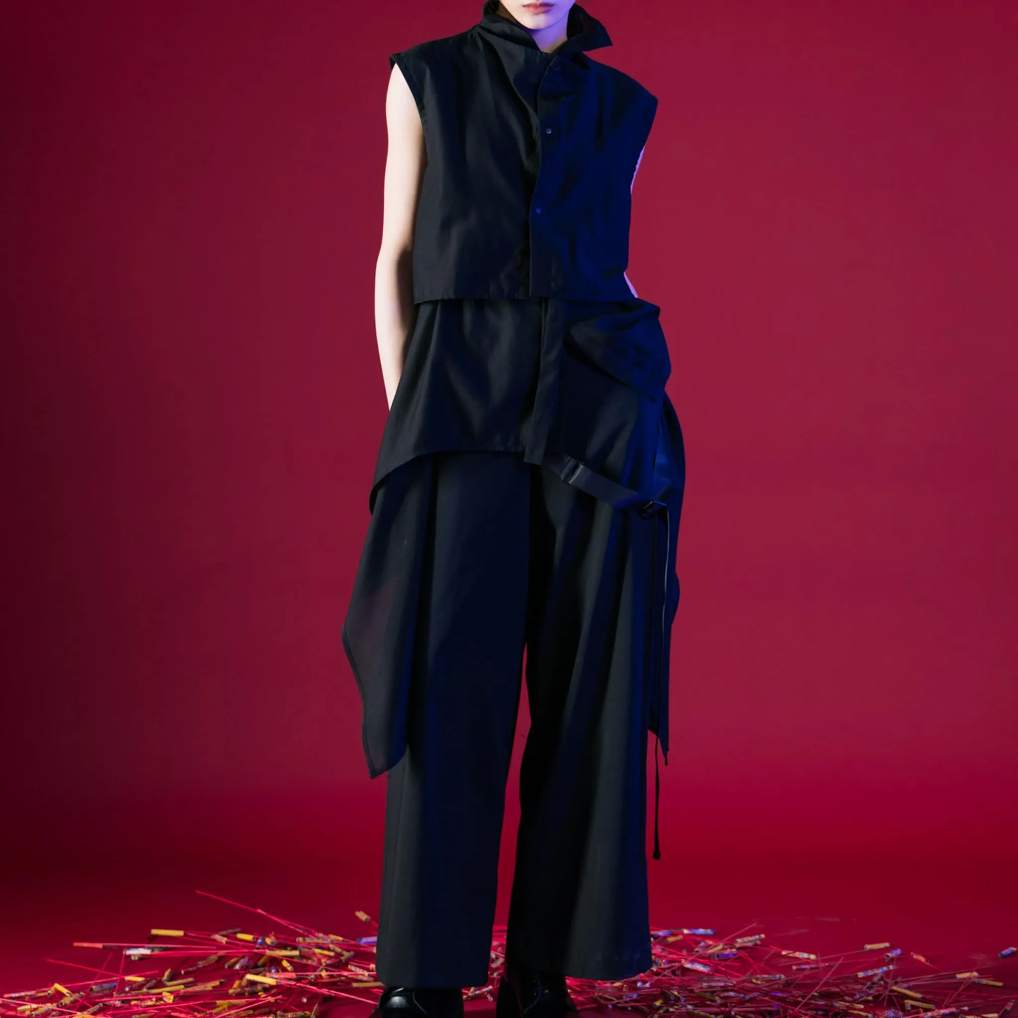 Multi-Layers Draping Sleeveless Shirt