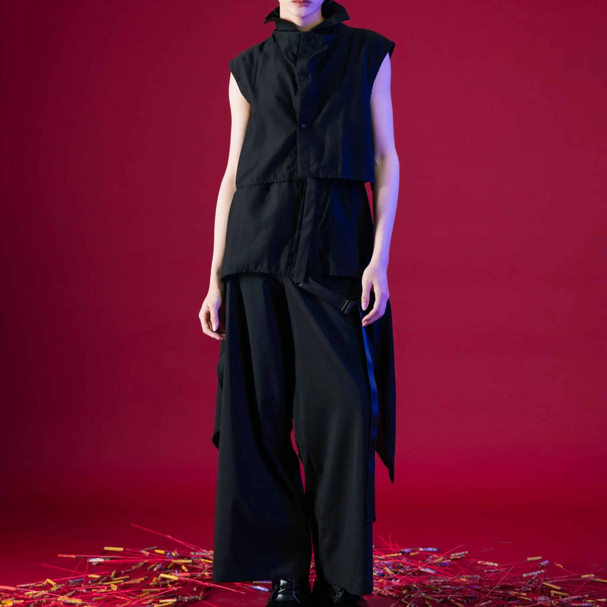 Multi-Layers Draping Sleeveless Shirt